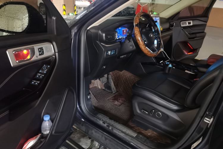 Used Ford Explorer 2020 EcoBoost 285 4x4 Titanium Edition 6 Seats Driver Seat