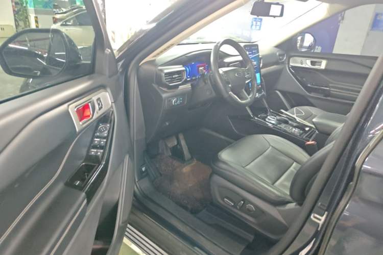 Used Ford Explorer 2020 EcoBoost 285 4x4 Titanium Edition 6 Seats Driver Seat