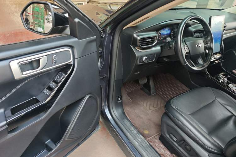 Used Ford Explorer 2020 EcoBoost 285 Rear-Drive Trend Edition 6 Seats Driver Seat