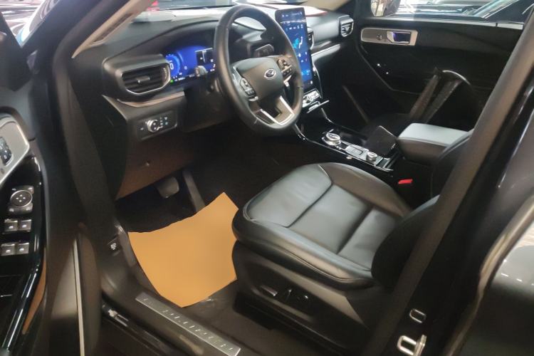 Used Ford Explorer 2020 EcoBoost 285 4x4 Titanium Edition 7-Seater Driver Seat