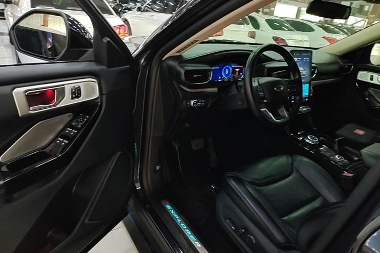 Used Ford Explorer 2020 EcoBoost 285 4x4 Platinum Edition 7-Seater Driver Seat