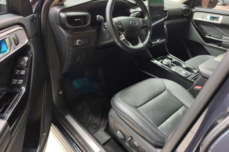 Used Ford Explorer 2020 EcoBoost 285 4x4 Titanium Edition 7-Seater Driver Seat