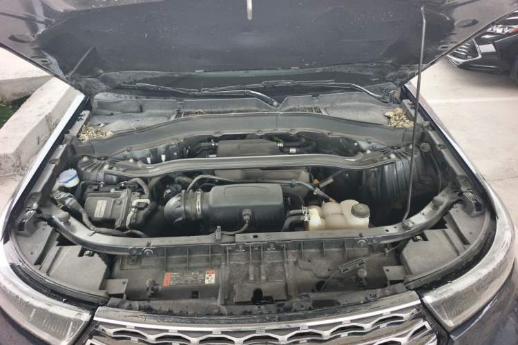 Used Ford Explorer 2020 EcoBoost 285 4x4 Titanium Edition 6 Seats Engine Bay