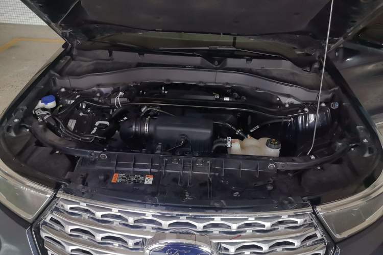 Used Ford Explorer 2020 EcoBoost 285 4x4 Titanium Edition 6 Seats Engine Bay
