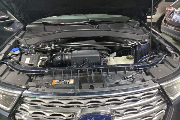Used Ford Explorer 2020 EcoBoost 285 4x4 Titanium Edition 6 Seats Engine Bay