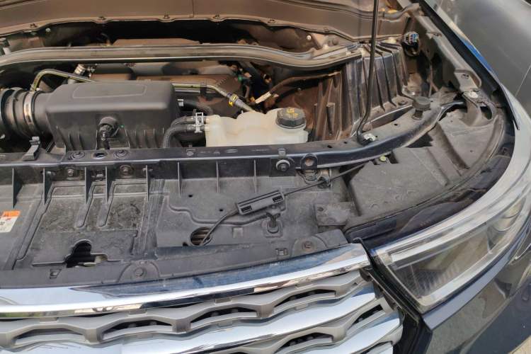 Used Ford Explorer 2020 EcoBoost 285 4x4 Titanium Edition 7-Seater Engine Bay Left