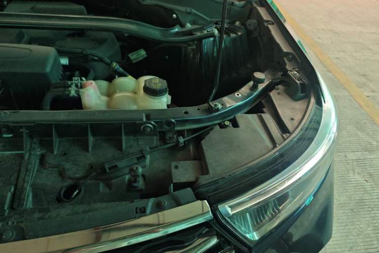Used Ford Explorer 2020 EcoBoost 285 4x4 Trend Edition 7-Seater Engine Bay Left