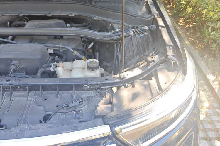 Used Ford Explorer 2020 EcoBoost 285 Rear-Drive Trend Edition 6 Seats Engine Bay Left