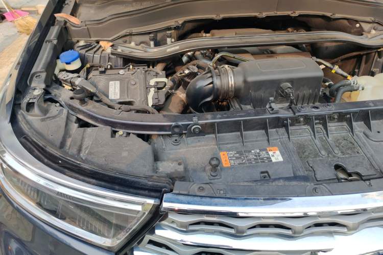 Used Ford Explorer 2020 EcoBoost 285 4x4 Titanium Edition 7-Seater Engine Bay Right