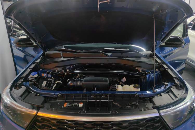 Used Ford Explorer 2020 EcoBoost 285 Four-Wheel Drive Sport Edition ST-LINE 7-Seater Engine Bay