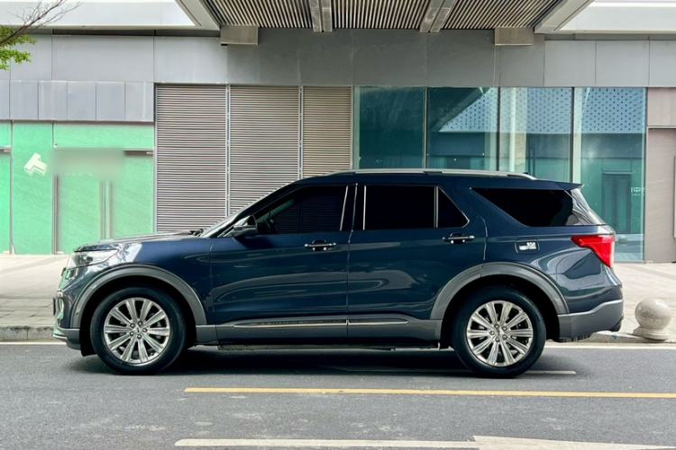 Used Ford Explorer 2020 EcoBoost 285 4x4 Titanium Edition 7-Seater Exterior 2