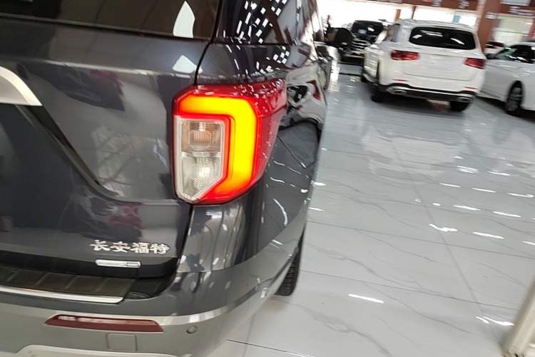 Used Ford Explorer 2020 EcoBoost 285 4x4 Platinum Edition 7-Seater Exterior 3