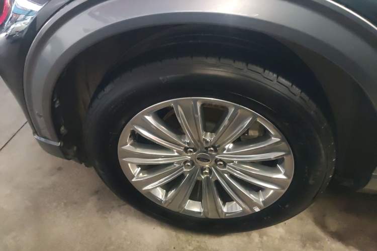 Used Ford Explorer 2020 EcoBoost 285 4x4 Titanium Edition 7-Seater Exterior 4