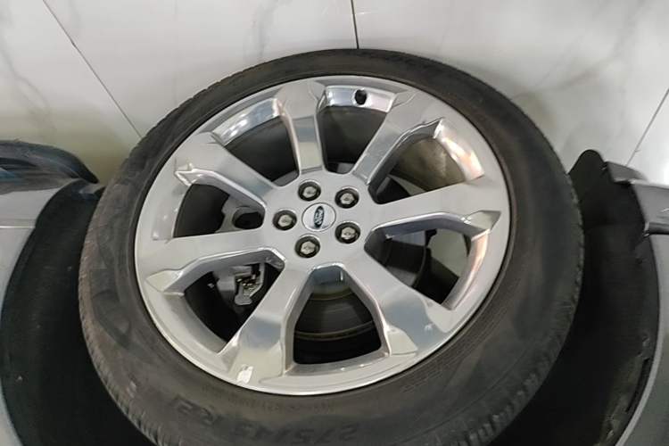 Used Ford Explorer 2020 EcoBoost 285 4x4 Platinum Edition 7-Seater Exterior 4