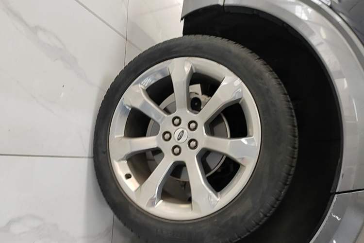 Used Ford Explorer 2020 EcoBoost 285 4x4 Platinum Edition 7-Seater Exterior 5