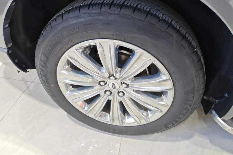 Used Ford Explorer 2020 EcoBoost 285 4x4 Titanium Edition 7-Seater Exterior 5