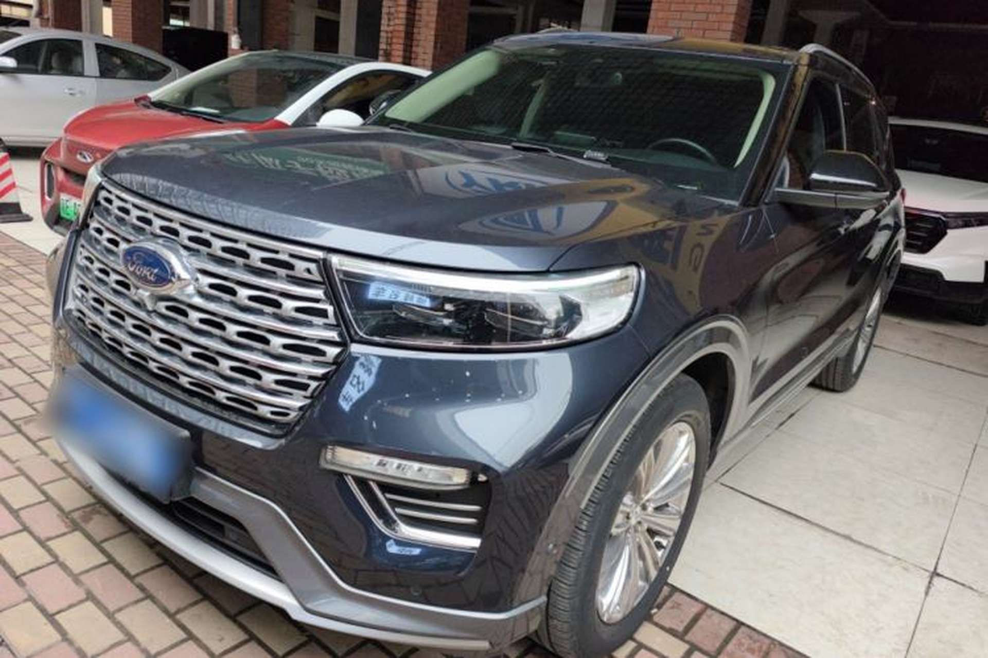 Used Ford Explorer 2020 EcoBoost 285 4x4 Titanium Edition 7-Seater Front Left 45 Deg
