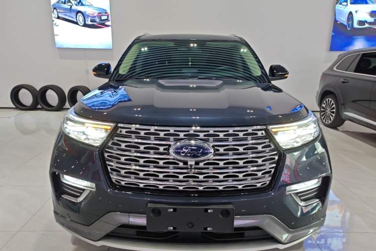 Used Ford Explorer 2020 EcoBoost 285 4x4 Titanium Edition 7-Seater Front