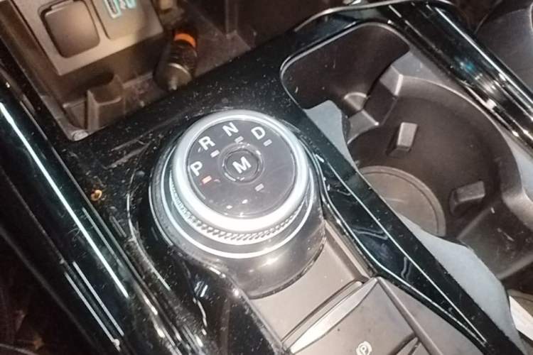 Used Ford Explorer 2020 EcoBoost 285 Four-Wheel Drive Trend Edition 6 Seats Gear Lever