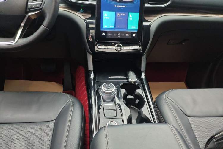 Used Ford Explorer 2020 EcoBoost 285 4x4 Titanium Edition 7-Seater Gear Lever