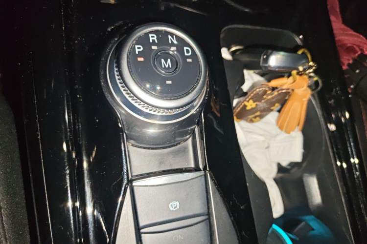 Used Ford Explorer 2020 EcoBoost 285 4x4 Sport Edition ST-LINE 6-Seater Gear Lever
