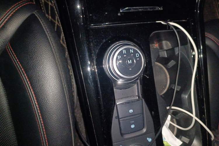 Used Ford Explorer 2020 EcoBoost 285 4x4 Sport Edition ST-LINE 6-Seater Gear Lever