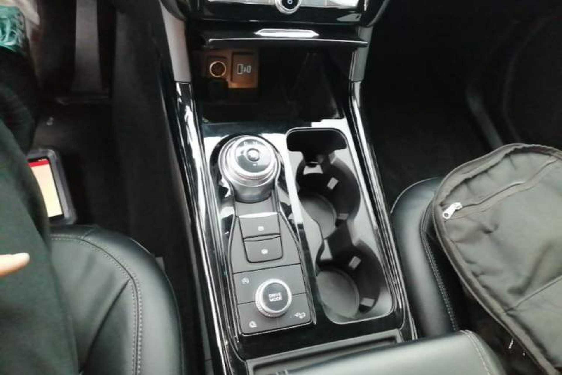 Used Ford Explorer 2020 EcoBoost 285 4x4 Trend Edition 7-Seater Gear Lever