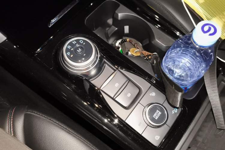 Used Ford Explorer 2020 EcoBoost 285 4x4 Sport Edition ST-LINE 6-Seater Gear Lever