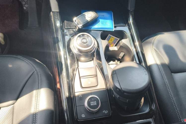 Used Ford Explorer 2020 EcoBoost 285 Four-Wheel Drive Trend Edition 6 Seats Gear Lever