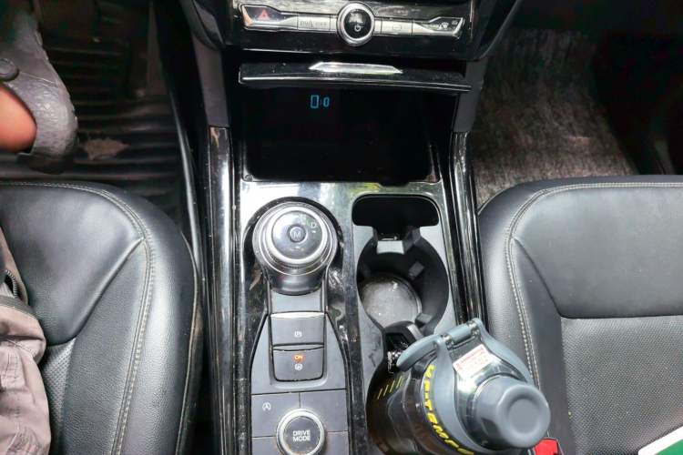 Used Ford Explorer 2020 EcoBoost 285 Four-Wheel Drive Trend Edition 6 Seats Gear Lever