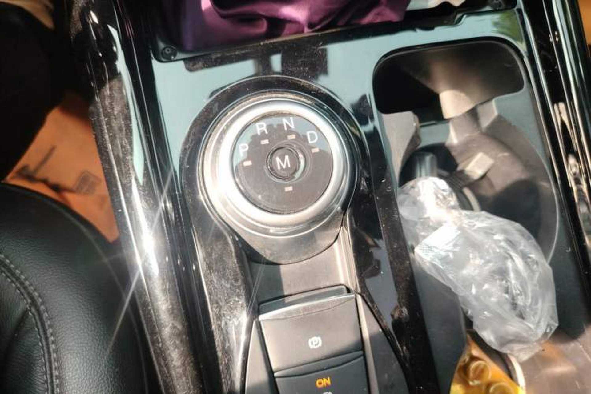 Used Ford Explorer 2020 EcoBoost 285 4x4 Titanium Edition 6 Seats Gear Lever