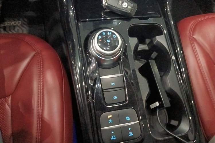 Used Ford Explorer 2020 EcoBoost 285 Rear-Drive Trend Edition 6 Seats Gear Lever