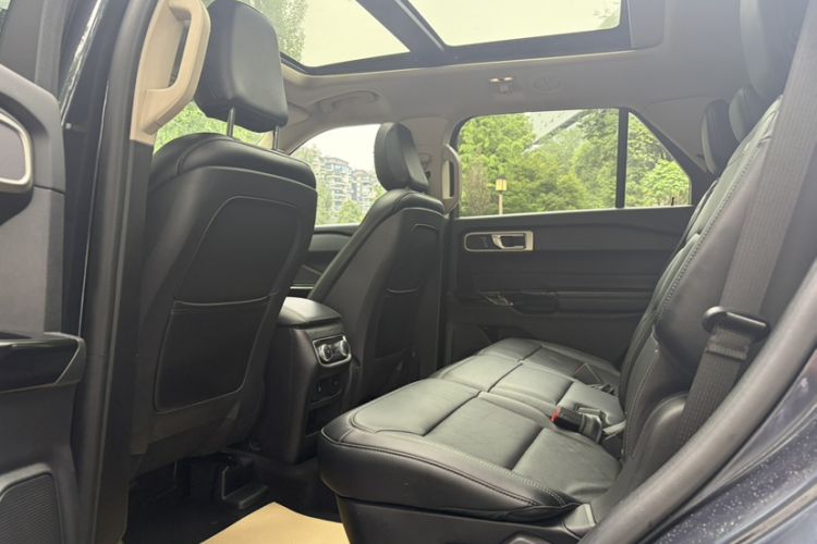 Used Ford Explorer 2020 EcoBoost 285 Rear-Drive Trend Edition 7-Seater Headliner