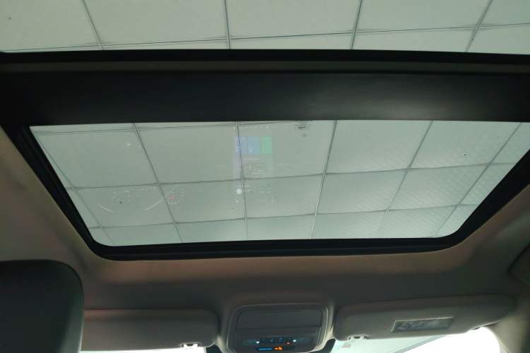 Used Ford Explorer 2020 EcoBoost 285 Rear-Drive Trend Edition 7-Seater Headliner