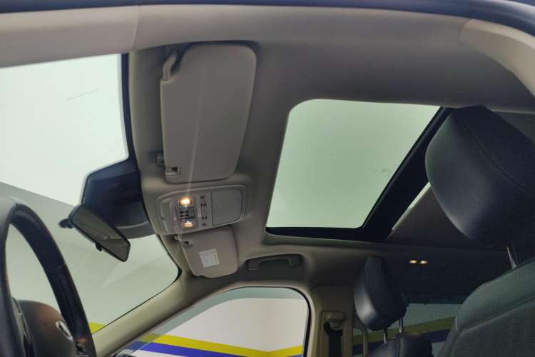 Used Ford Explorer 2020 EcoBoost 285 Rear-Drive Trend Edition 7-Seater Headliner