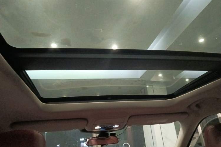 Used Ford Explorer 2020 EcoBoost 285 Rear-Drive Trend Edition 6 Seats Headliner
