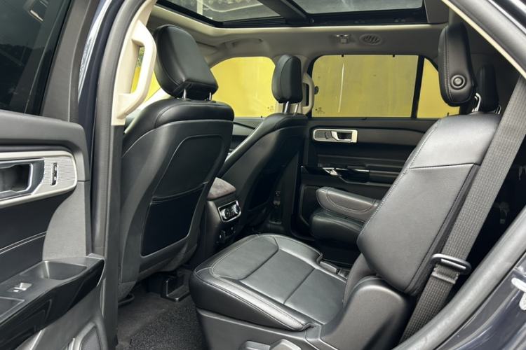 Used Ford Explorer 2020 EcoBoost 285 4x4 Titanium Edition 6 Seats Interior 10