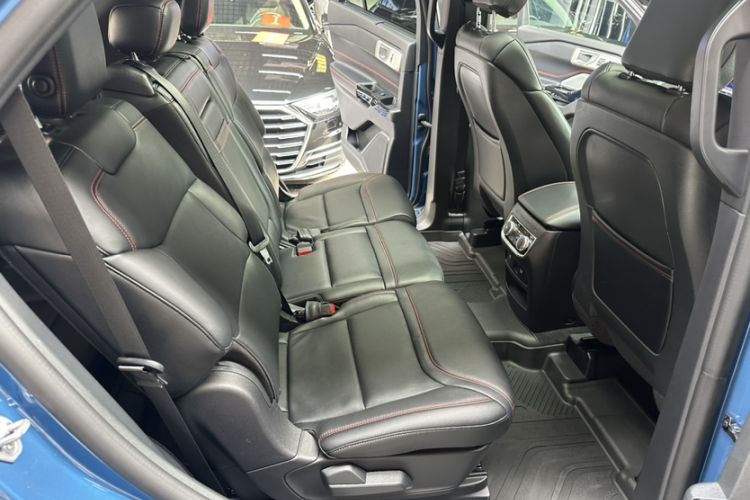 Used Ford Explorer 2020 EcoBoost 285 Four-Wheel Drive Sport Edition ST-LINE 7-Seater Interior 10
