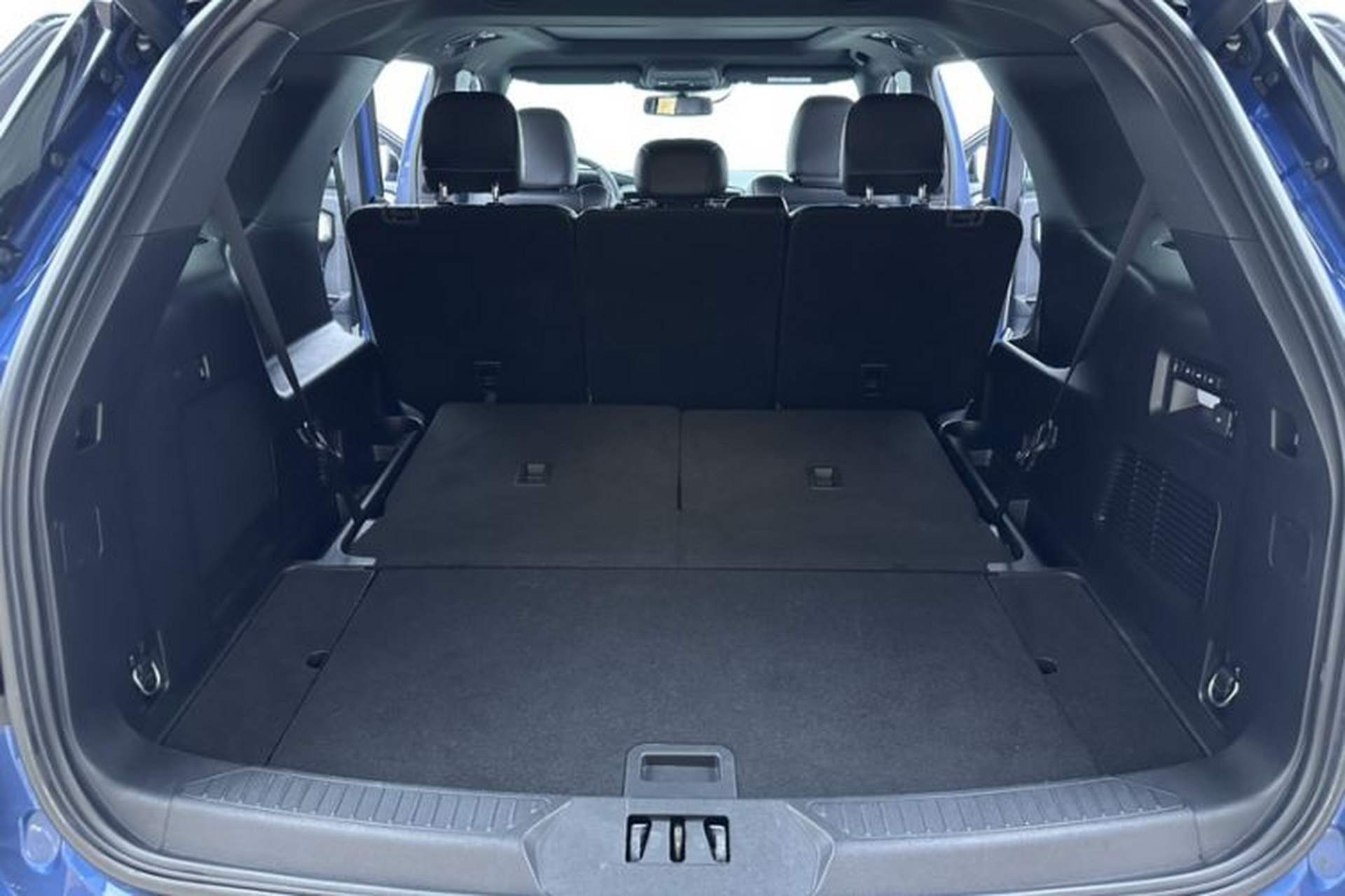 Used Ford Explorer 2020 EcoBoost 285 Four-Wheel Drive Sport Edition ST-LINE 7-Seater Interior 11