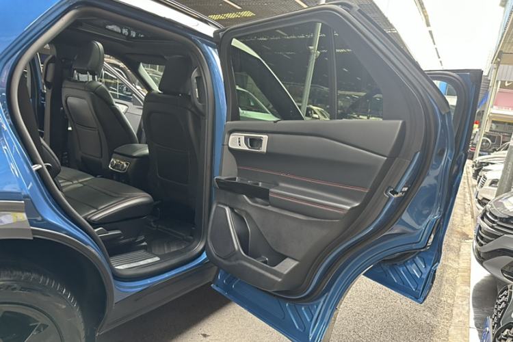 Used Ford Explorer 2020 EcoBoost 285 Four-Wheel Drive Sport Edition ST-LINE 7-Seater Interior 12