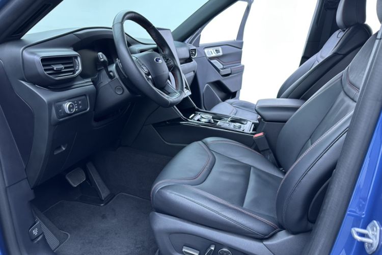 Used Ford Explorer 2020 EcoBoost 285 Four-Wheel Drive Sport Edition ST-LINE 7-Seater Interior 2