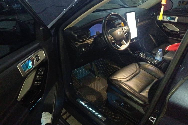 Used Ford Explorer 2020 EcoBoost 285 4x4 Platinum Edition 7-Seater Interior 3