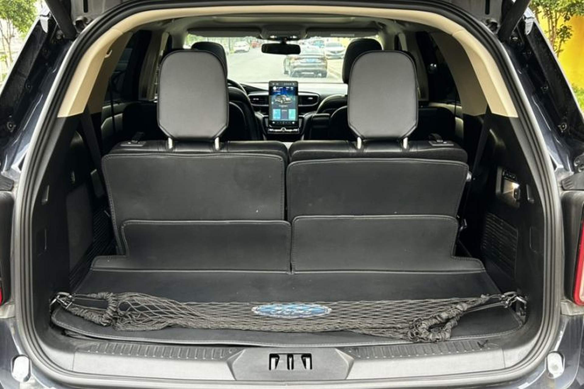 Used Ford Explorer 2020 EcoBoost 285 4x4 Titanium Edition 6 Seats Interior 4