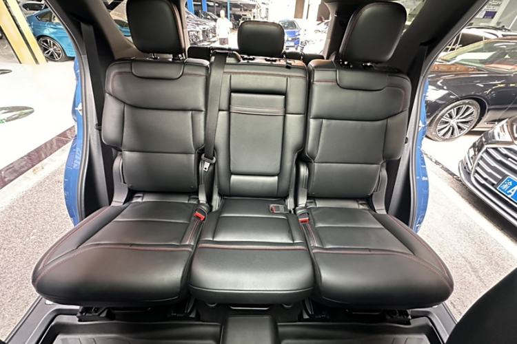 Used Ford Explorer 2020 EcoBoost 285 Four-Wheel Drive Sport Edition ST-LINE 7-Seater Interior 4