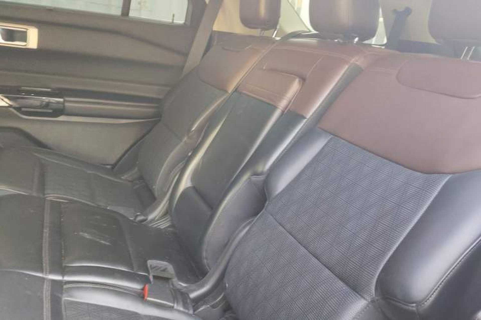 Used Ford Explorer 2020 EcoBoost 285 4x4 Platinum Edition 7-Seater Interior 4