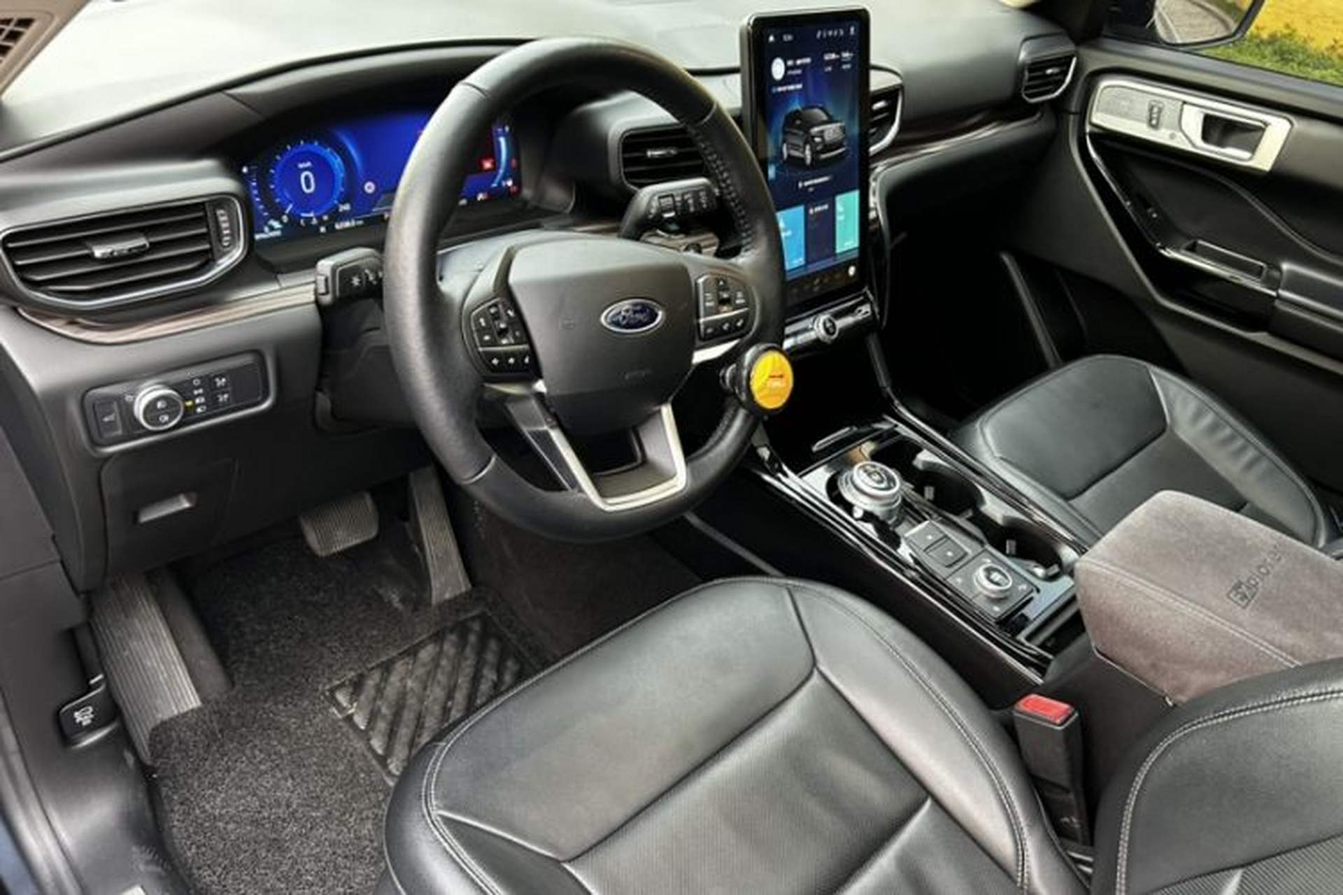 Used Ford Explorer 2020 EcoBoost 285 4x4 Titanium Edition 6 Seats Interior 5