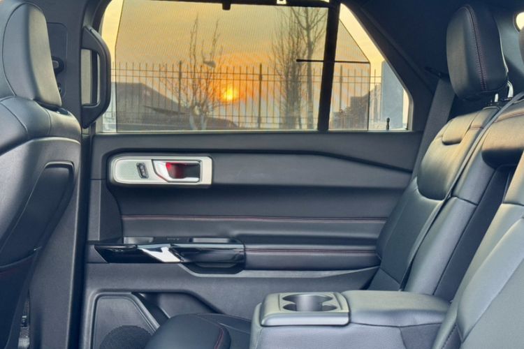 Used Ford Explorer 2020 EcoBoost 285 Four-Wheel Drive Sport Edition ST-LINE 7-Seater Interior 5