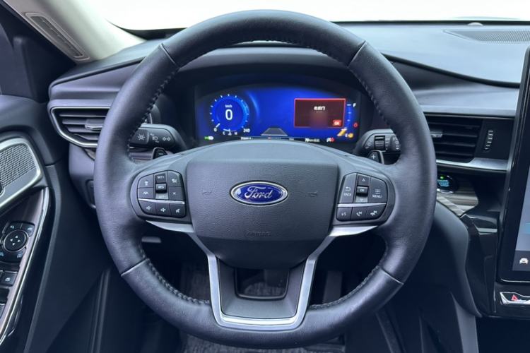 Used Ford Explorer 2020 EcoBoost 285 4x4 Titanium Edition 6 Seats Interior 5