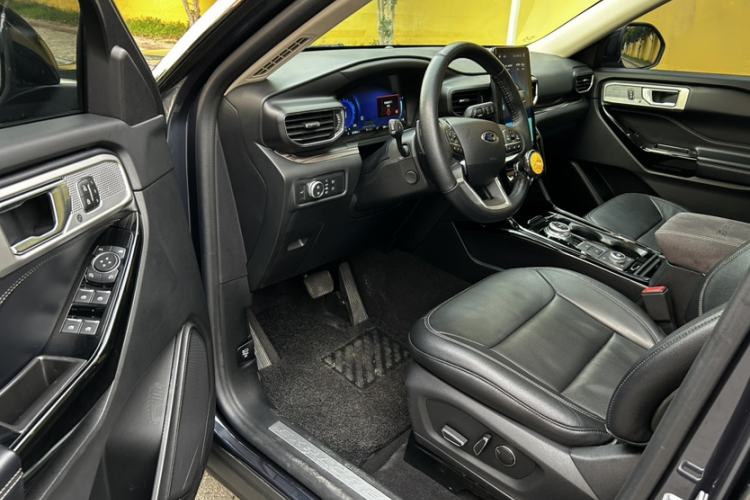 Used Ford Explorer 2020 EcoBoost 285 4x4 Titanium Edition 6 Seats Interior 6