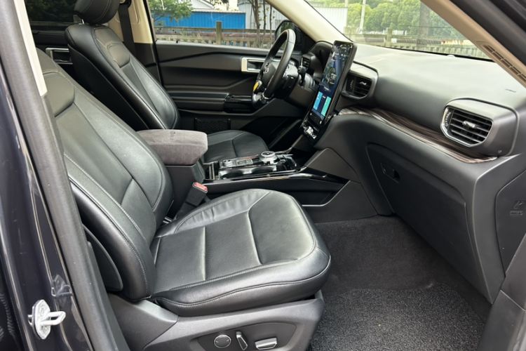 Used Ford Explorer 2020 EcoBoost 285 4x4 Titanium Edition 6 Seats Interior 7